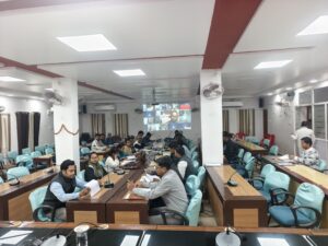 बैठक में उपस्थित अधिकारी 