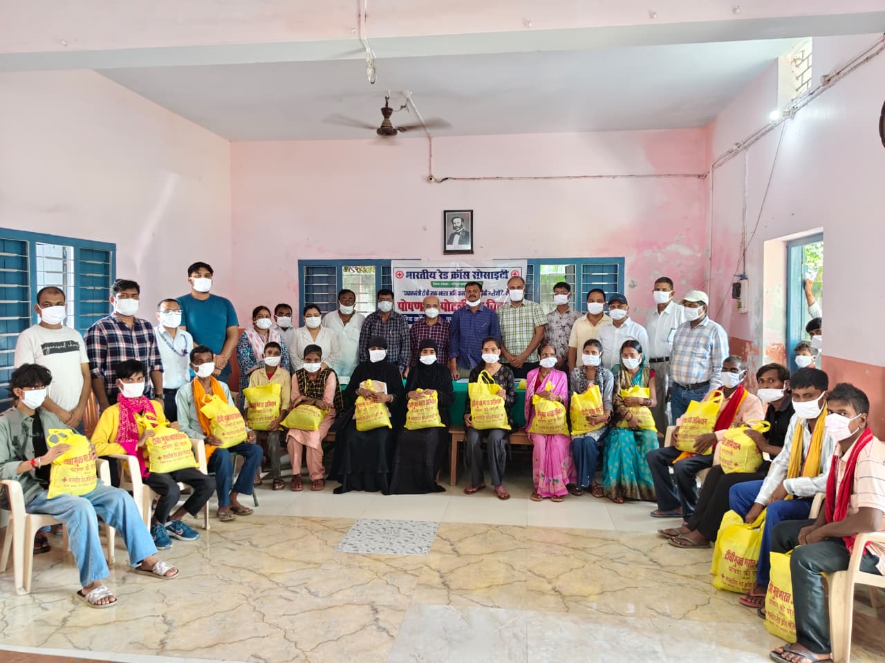 रेड क्रॉस सोसाइटी ने टीबी मुक्त भारत अभियान के अंतर्गत निक्षय मित्र बनकर टीबी मरीजों को गोद लिया 