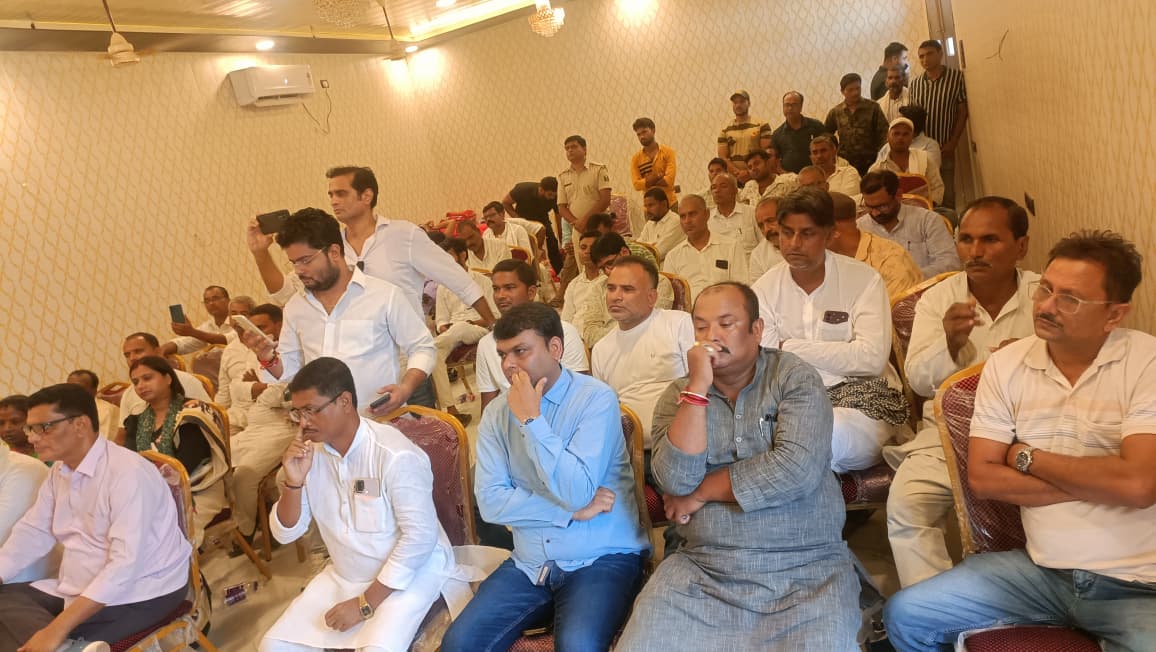 _स्नातक विधान परिषद चुनाव को लेकर राजद कार्यकर्ताओं की बैठक,