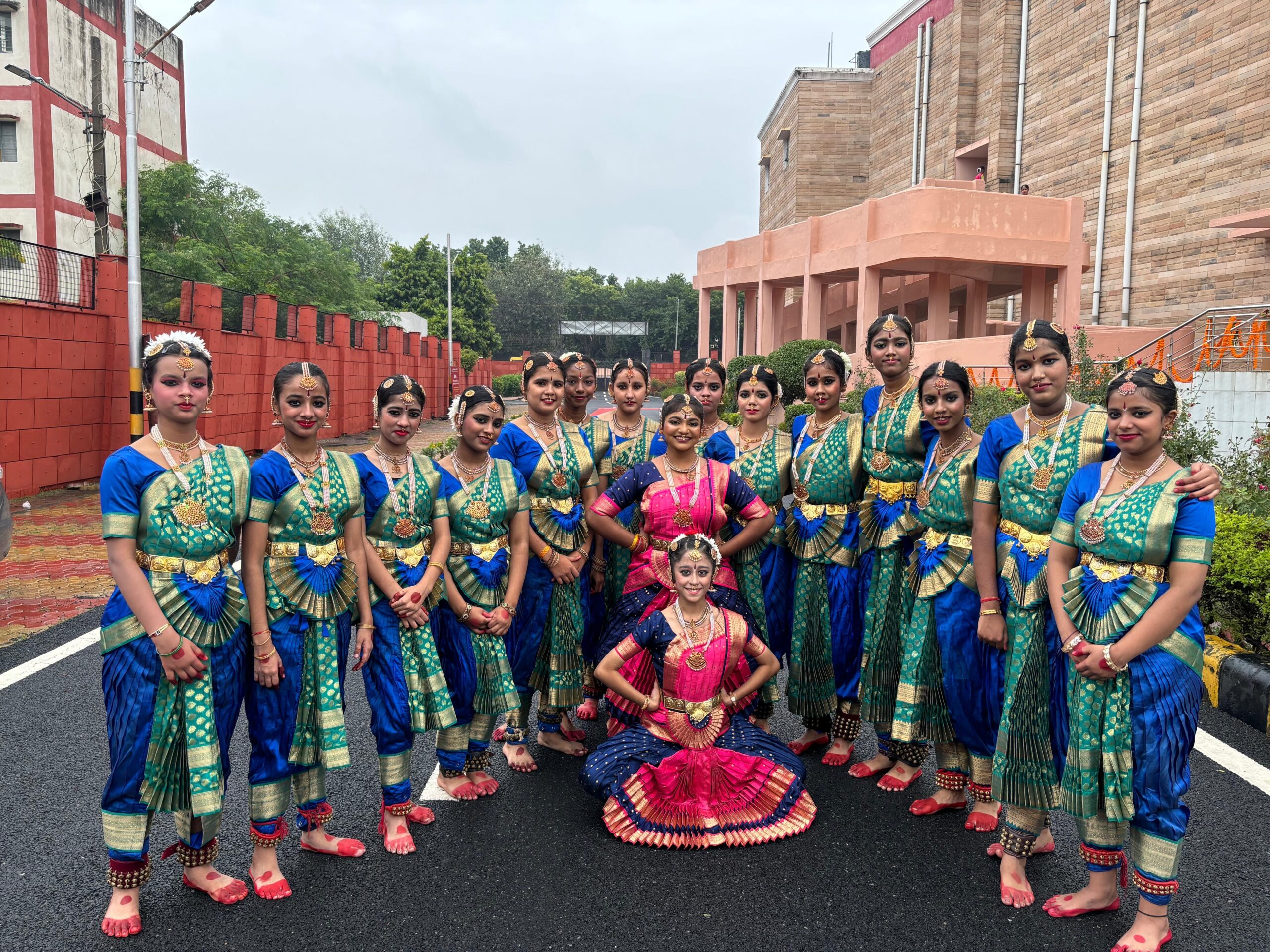 राष्ट्रीय एकता पर्व में दरभंगा की बेटी आराध्या ठाकुर ने बिखेरा प्रतिभा का जलवा, देवी पार्वती के रूप में दी मनमोहक भरतनाट्यम प्रस्तुति