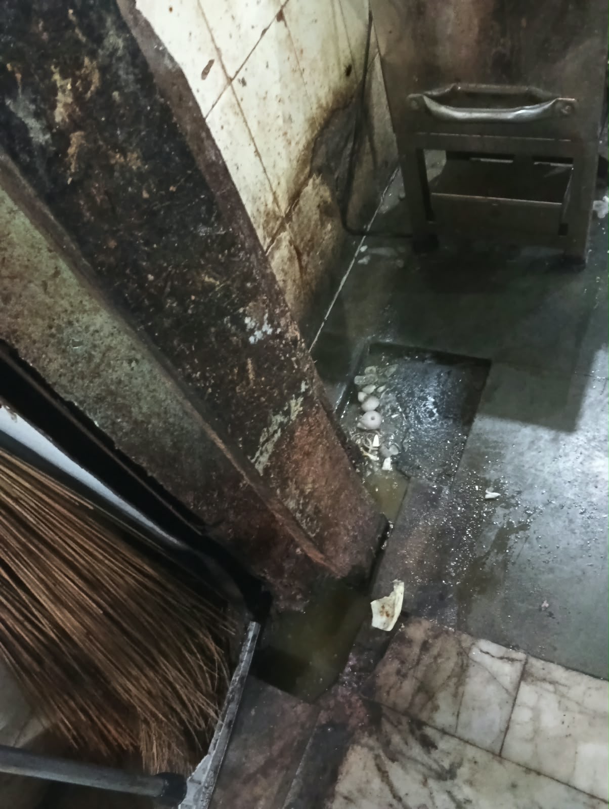 पटना में खाद्य प्रतिष्ठानों का निरीक्षण, खाद्य सुरक्षा मानकों में अनियमितताओं पर कार्रवाई